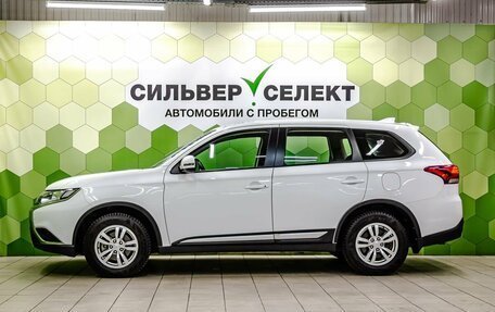 Mitsubishi Outlander III рестайлинг 3, 2019 год, 2 599 000 рублей, 7 фотография