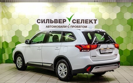 Mitsubishi Outlander III рестайлинг 3, 2019 год, 2 599 000 рублей, 6 фотография