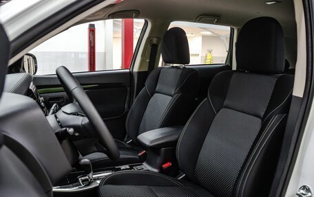 Mitsubishi Outlander III рестайлинг 3, 2019 год, 2 599 000 рублей, 13 фотография