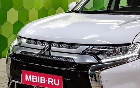 Mitsubishi Outlander III рестайлинг 3, 2019 год, 2 599 000 рублей, 11 фотография