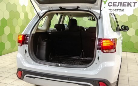 Mitsubishi Outlander III рестайлинг 3, 2019 год, 2 599 000 рублей, 29 фотография