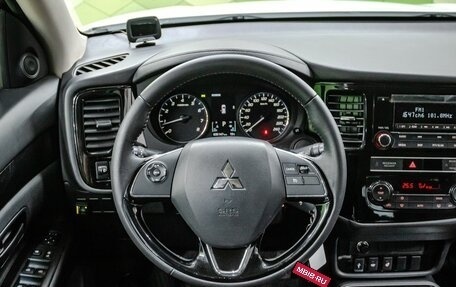 Mitsubishi Outlander III рестайлинг 3, 2019 год, 2 599 000 рублей, 17 фотография