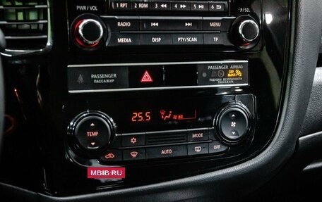 Mitsubishi Outlander III рестайлинг 3, 2019 год, 2 599 000 рублей, 24 фотография