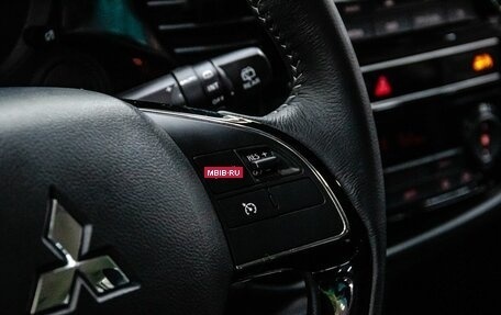 Mitsubishi Outlander III рестайлинг 3, 2019 год, 2 599 000 рублей, 22 фотография