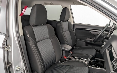 Mitsubishi Outlander III рестайлинг 3, 2022 год, 3 030 000 рублей, 24 фотография