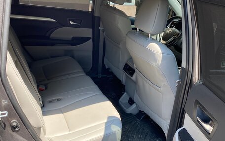 Toyota Highlander III, 2019 год, 4 100 000 рублей, 5 фотография