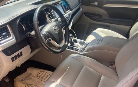 Toyota Highlander III, 2019 год, 4 100 000 рублей, 3 фотография