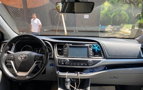 Toyota Highlander III, 2019 год, 4 100 000 рублей, 9 фотография