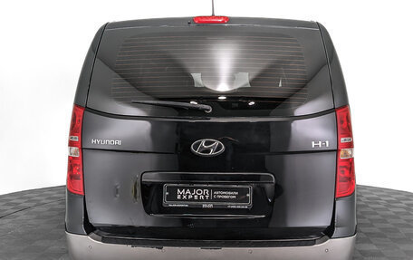 Hyundai H-1 II рестайлинг, 2016 год, 2 445 000 рублей, 6 фотография