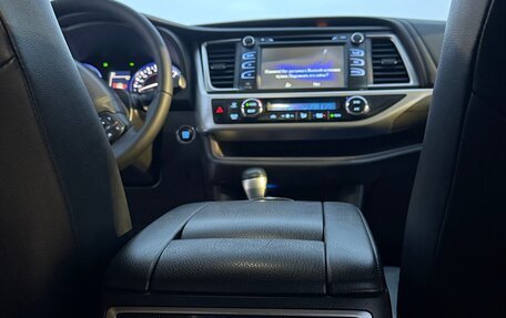 Toyota Highlander III, 2016 год, 3 500 000 рублей, 9 фотография