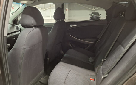 Hyundai Solaris II рестайлинг, 2015 год, 890 000 рублей, 16 фотография