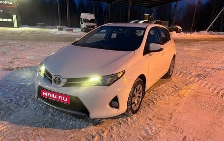 Toyota Auris II, 2014 год, 1 420 000 рублей, 1 фотография
