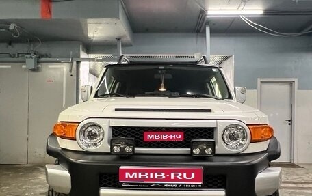 Toyota FJ Cruiser, 2021 год, 7 770 000 рублей, 1 фотография