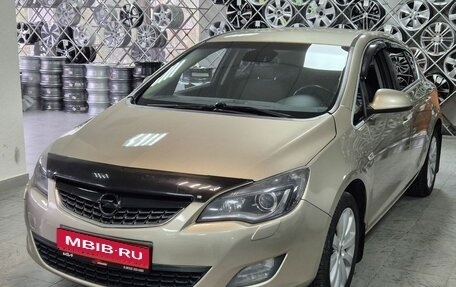 Opel Astra J, 2011 год, 699 000 рублей, 1 фотография