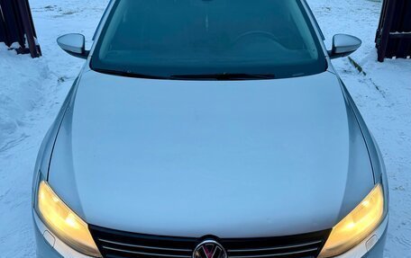 Volkswagen Jetta VI, 2013 год, 880 000 рублей, 1 фотография