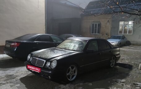 Mercedes-Benz E-Класс, 1997 год, 350 000 рублей, 4 фотография