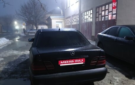 Mercedes-Benz E-Класс, 1997 год, 350 000 рублей, 5 фотография