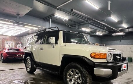 Toyota FJ Cruiser, 2021 год, 7 770 000 рублей, 3 фотография