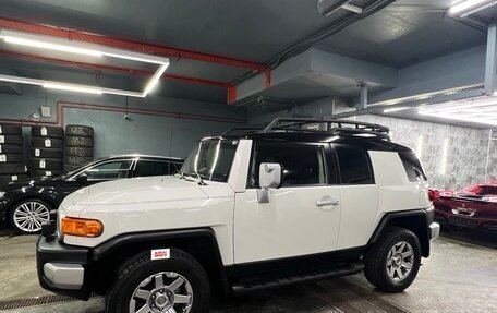 Toyota FJ Cruiser, 2021 год, 7 770 000 рублей, 2 фотография