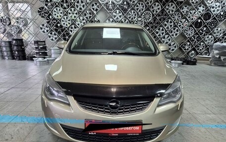 Opel Astra J, 2011 год, 699 000 рублей, 2 фотография