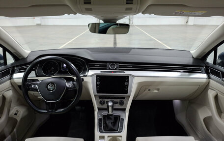 Volkswagen Passat B8 рестайлинг, 2018 год, 1 900 000 рублей, 14 фотография