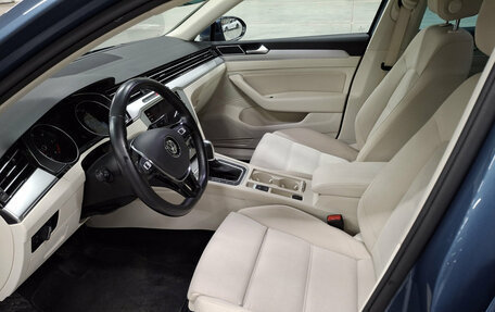 Volkswagen Passat B8 рестайлинг, 2018 год, 1 900 000 рублей, 16 фотография