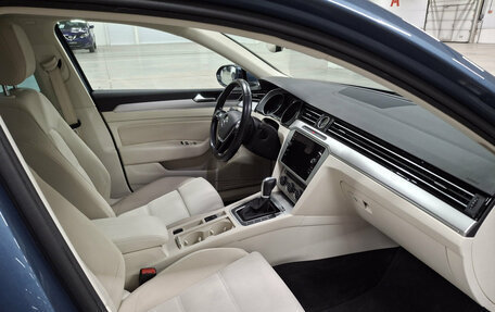 Volkswagen Passat B8 рестайлинг, 2018 год, 1 900 000 рублей, 11 фотография