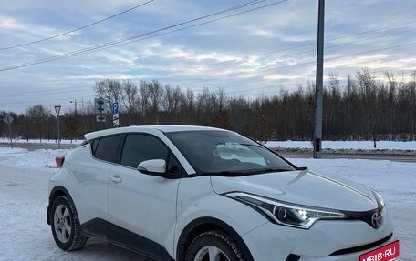 Toyota C-HR I рестайлинг, 2018 год, 2 250 000 рублей, 3 фотография