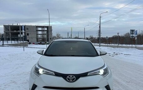 Toyota C-HR I рестайлинг, 2018 год, 2 250 000 рублей, 6 фотография