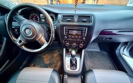 Volkswagen Jetta VI, 2013 год, 880 000 рублей, 4 фотография