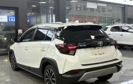 Toyota Yaris Cross, 2022 год, 1 247 000 рублей, 6 фотография
