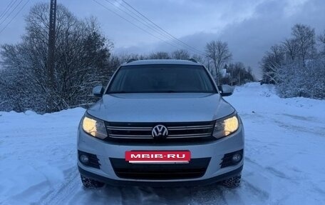 Volkswagen Tiguan I, 2011 год, 1 000 000 рублей, 2 фотография