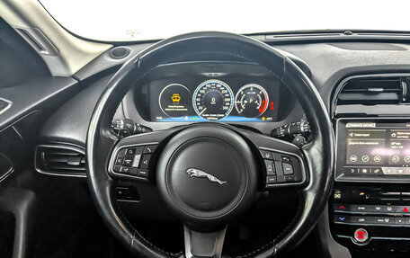 Jaguar F-Pace, 2017 год, 2 600 000 рублей, 21 фотография