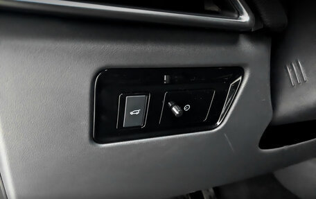 Jaguar F-Pace, 2017 год, 2 600 000 рублей, 24 фотография