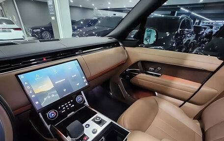 Land Rover Range Rover IV рестайлинг, 2023 год, 20 050 000 рублей, 6 фотография
