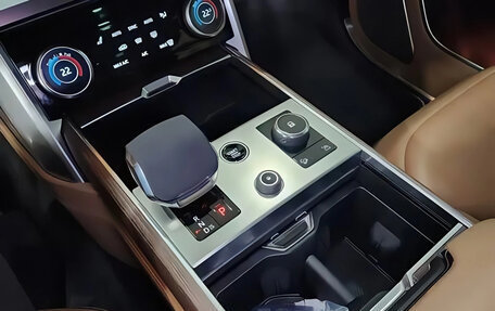 Land Rover Range Rover IV рестайлинг, 2023 год, 20 050 000 рублей, 3 фотография