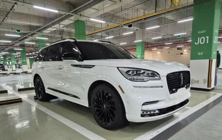 Lincoln Aviator II, 2023 год, 7 000 000 рублей, 3 фотография