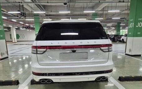 Lincoln Aviator II, 2023 год, 7 000 000 рублей, 4 фотография