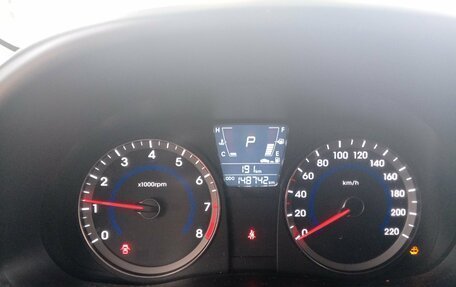 Hyundai Solaris II рестайлинг, 2011 год, 740 000 рублей, 10 фотография