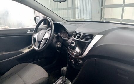 Hyundai Solaris II рестайлинг, 2011 год, 740 000 рублей, 8 фотография