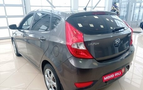 Hyundai Solaris II рестайлинг, 2011 год, 740 000 рублей, 6 фотография