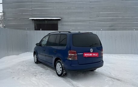 Volkswagen Touran III, 2003 год, 445 000 рублей, 6 фотография