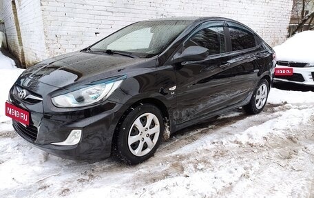Hyundai Solaris II рестайлинг, 2013 год, 865 000 рублей, 1 фотография