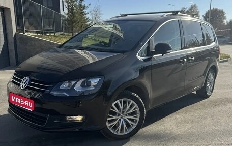 Volkswagen Sharan II, 2015 год, 1 600 000 рублей, 1 фотография