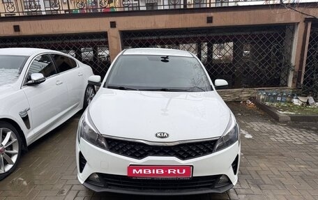 KIA Rio IV, 2021 год, 1 620 000 рублей, 1 фотография