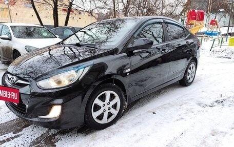 Hyundai Solaris II рестайлинг, 2013 год, 865 000 рублей, 2 фотография
