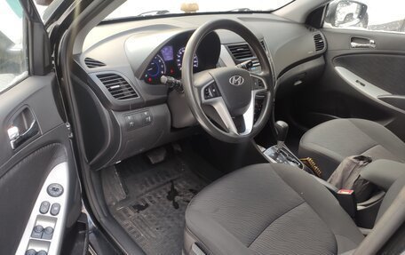 Hyundai Solaris II рестайлинг, 2013 год, 865 000 рублей, 11 фотография