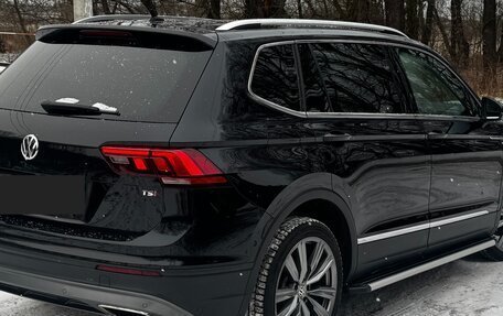 Volkswagen Tiguan II, 2019 год, 2 600 000 рублей, 4 фотография