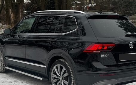 Volkswagen Tiguan II, 2019 год, 2 600 000 рублей, 2 фотография