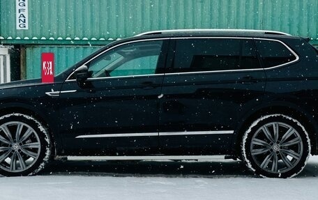 Volkswagen Tiguan II, 2019 год, 2 600 000 рублей, 8 фотография